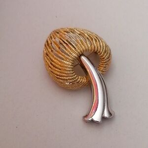 TREND 2026 Vintage Unsigned Monet Mushroom Huge Heavy TwoTone Gold Silver Brooch